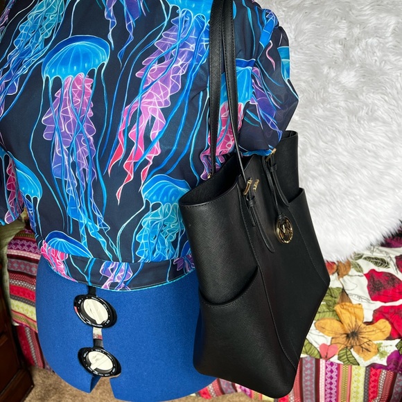 MICHAEL Michael Kors
Jet Set Travel Large Tote - Picture 7 of 9